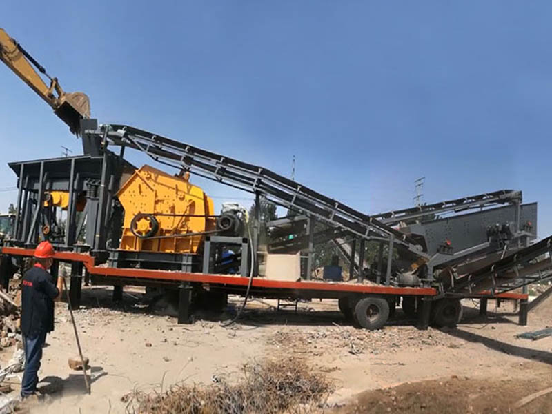 移動破碎制砂生產線在新疆